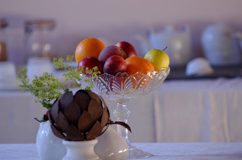 Bed and Breakfast Le Pavillon De L'Orangerie Marigny  Экстерьер фото
